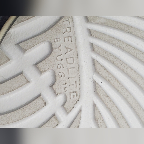 UGG ROYALE BABY PINK SLIPPERS/SLIDES Woman Size 7 - Picture 9 of 10